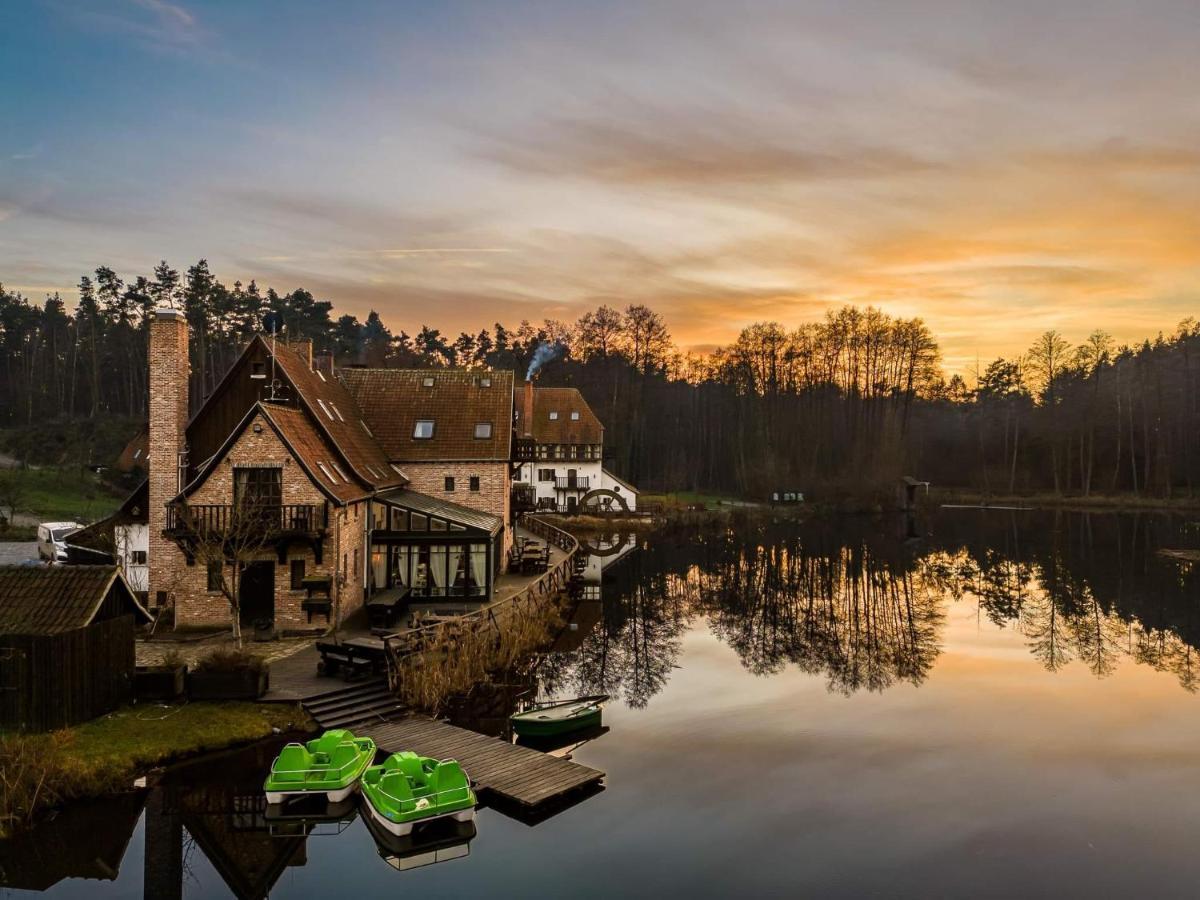 Gosciniec Pod Zajacem Bed & Breakfast Oleśnica Eksteriør bilde