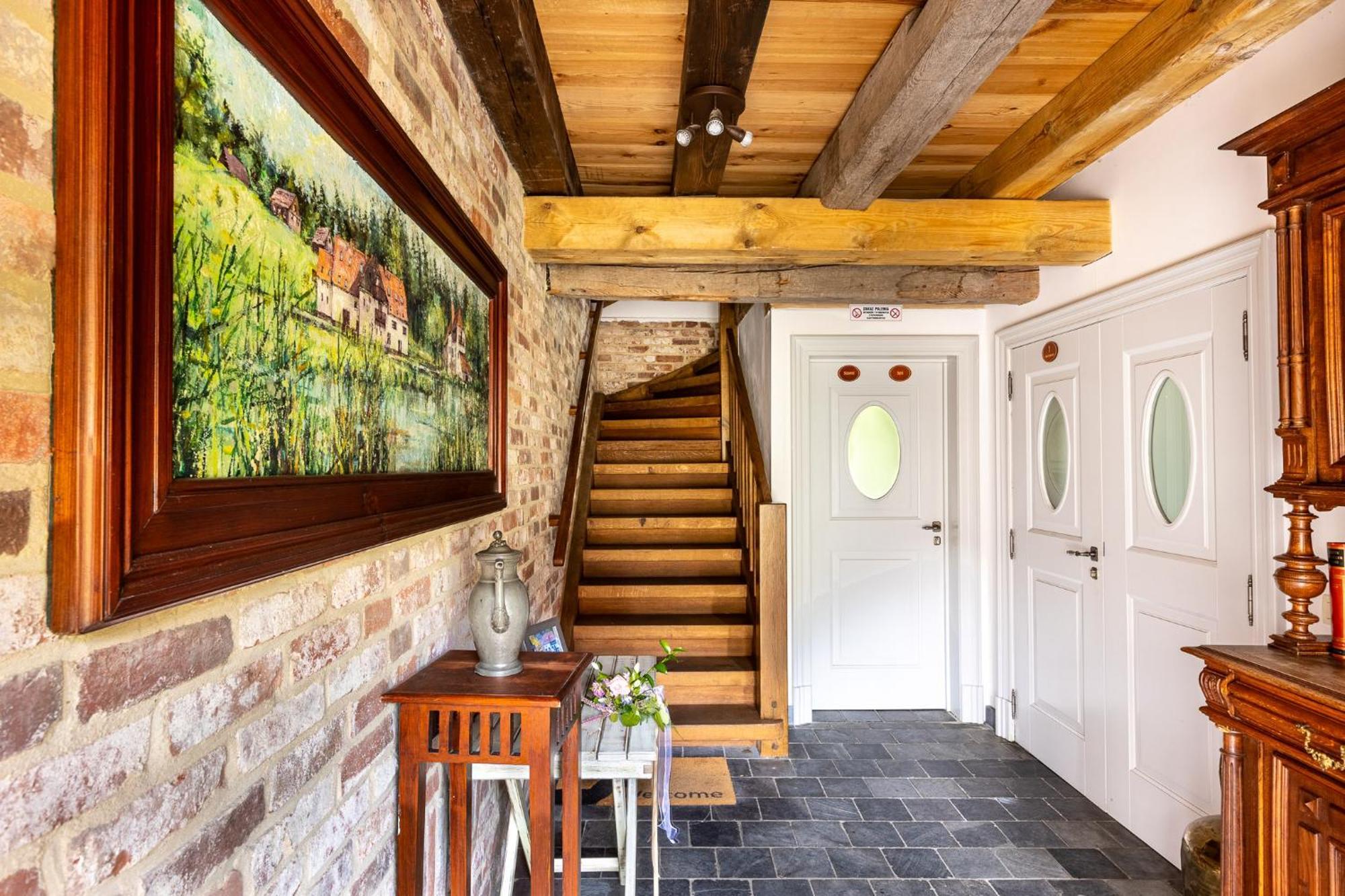 Gosciniec Pod Zajacem Bed & Breakfast Oleśnica Eksteriør bilde