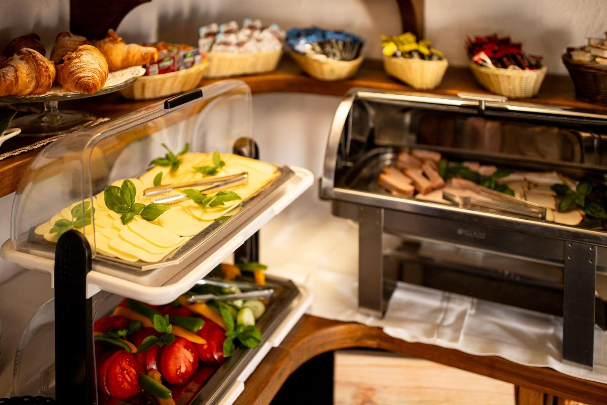 Gosciniec Pod Zajacem Bed & Breakfast Oleśnica Eksteriør bilde
