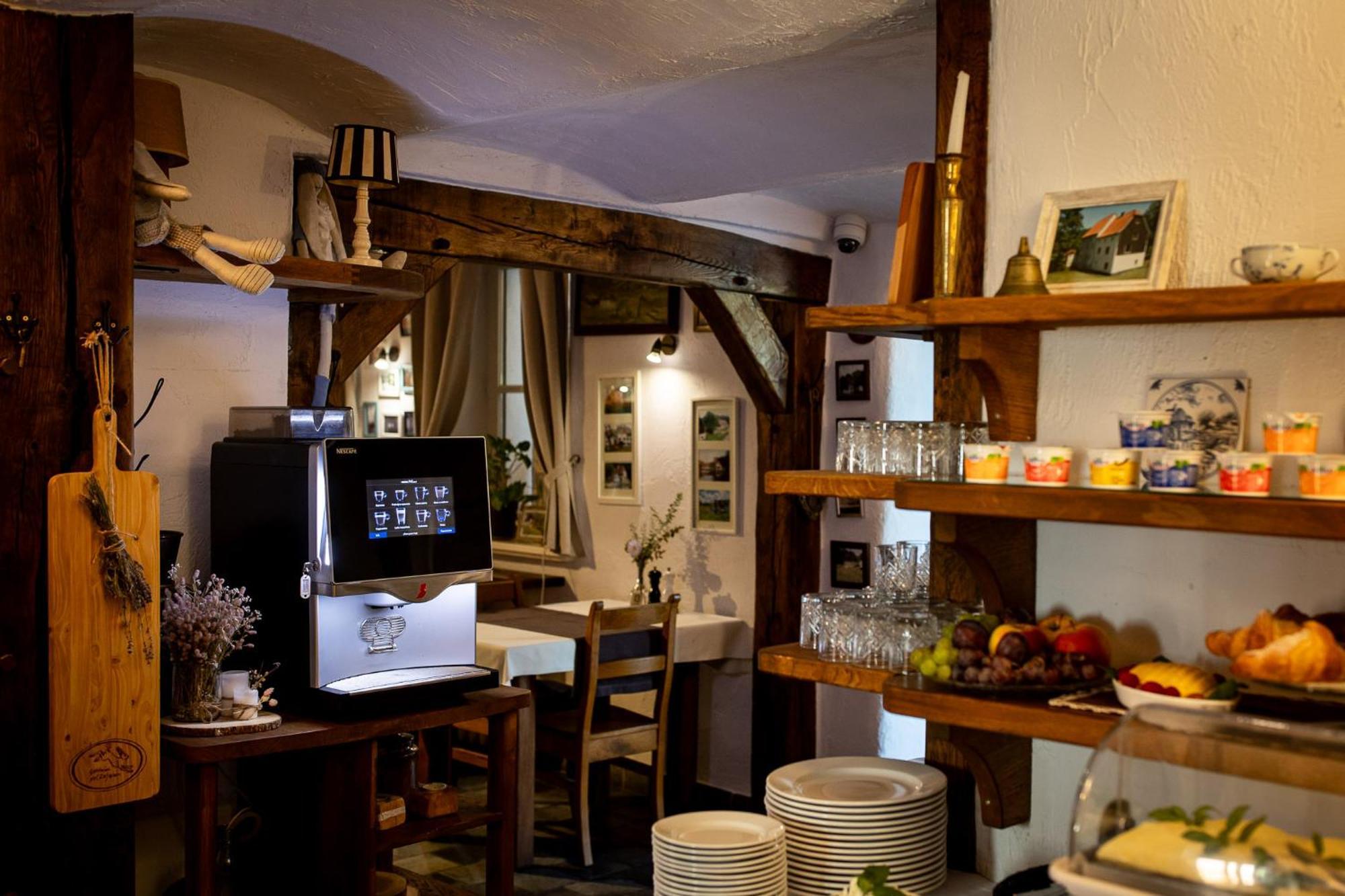 Gosciniec Pod Zajacem Bed & Breakfast Oleśnica Eksteriør bilde