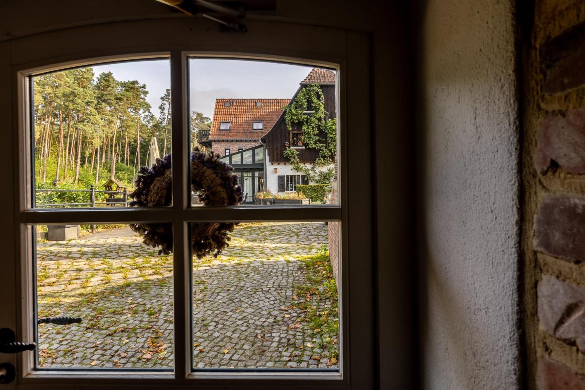 Gosciniec Pod Zajacem Bed & Breakfast Oleśnica Eksteriør bilde