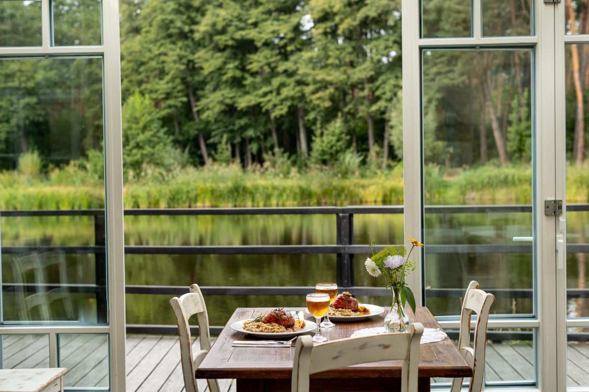 Gosciniec Pod Zajacem Bed & Breakfast Oleśnica Eksteriør bilde
