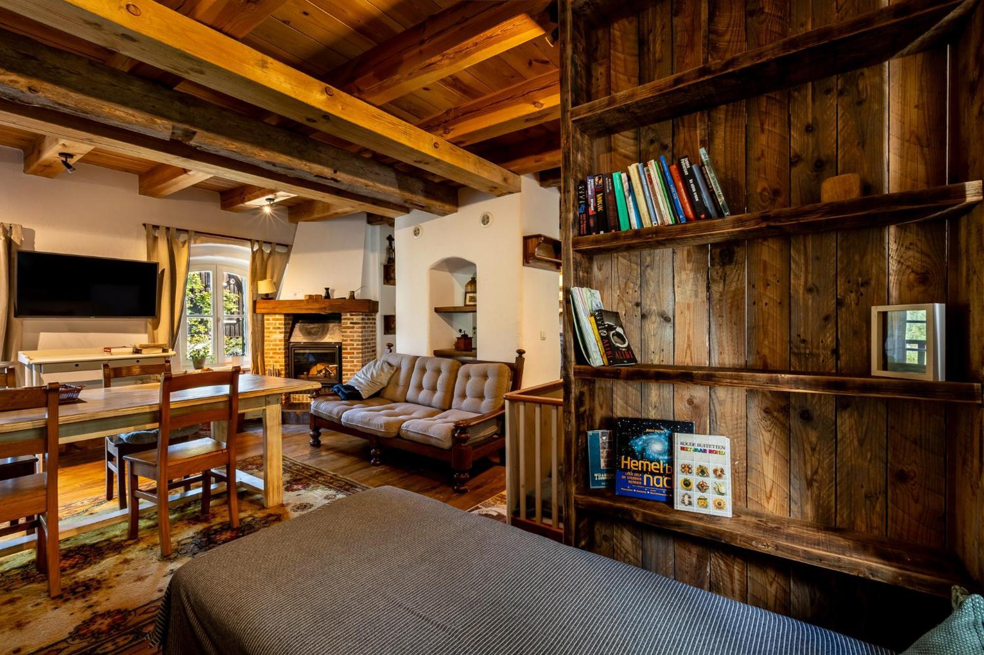 Gosciniec Pod Zajacem Bed & Breakfast Oleśnica Eksteriør bilde