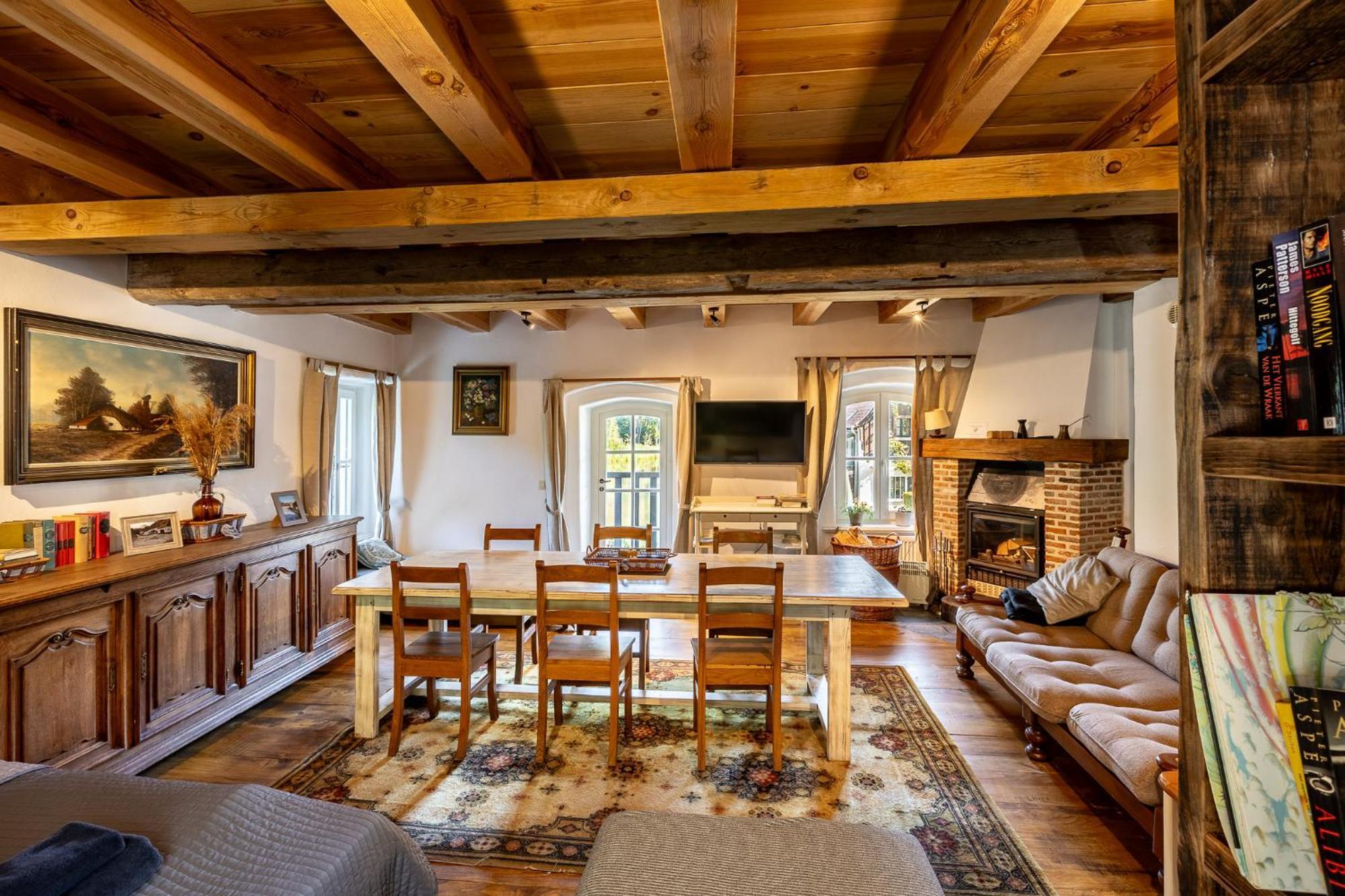 Gosciniec Pod Zajacem Bed & Breakfast Oleśnica Eksteriør bilde