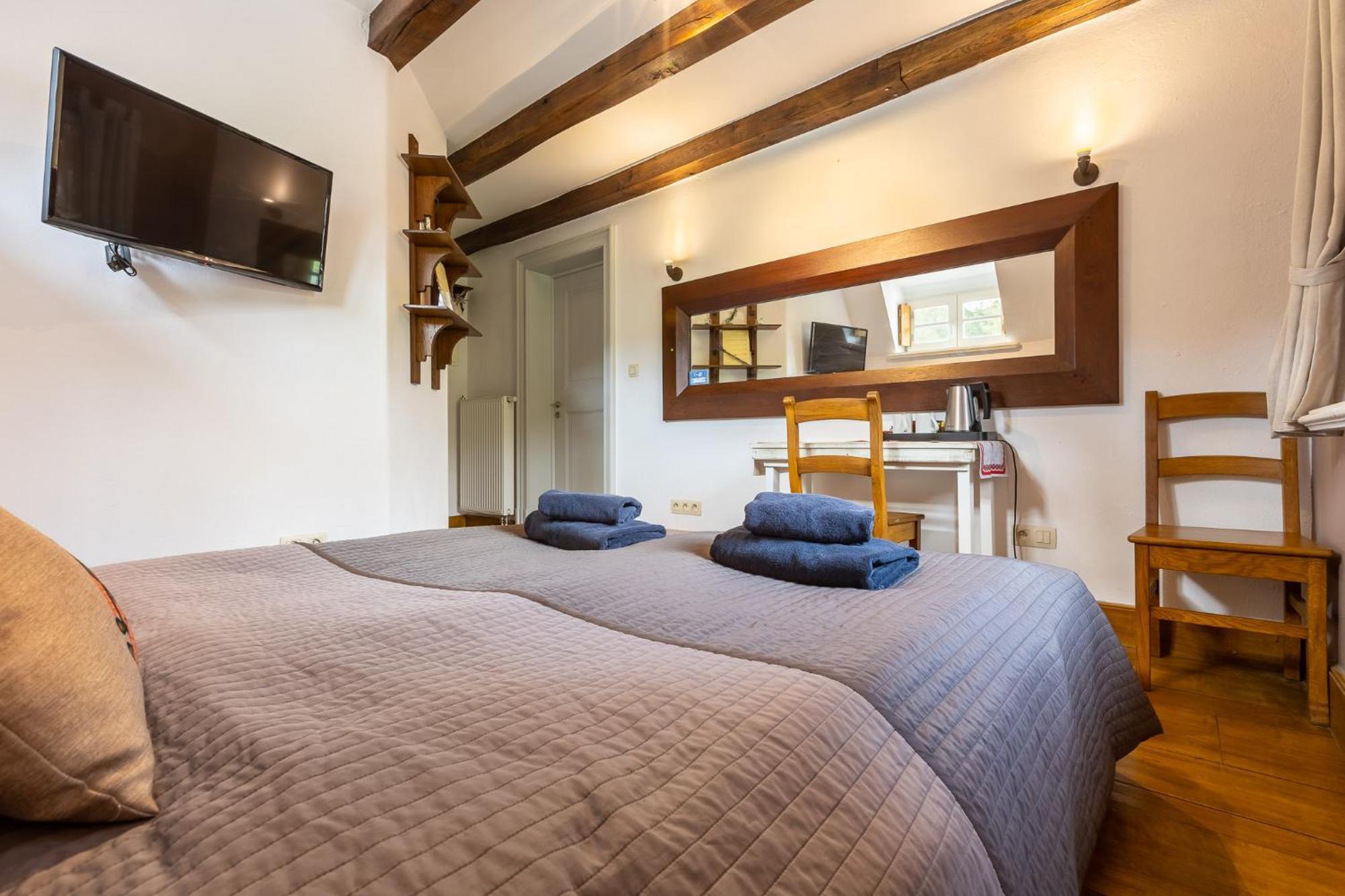 Gosciniec Pod Zajacem Bed & Breakfast Oleśnica Eksteriør bilde