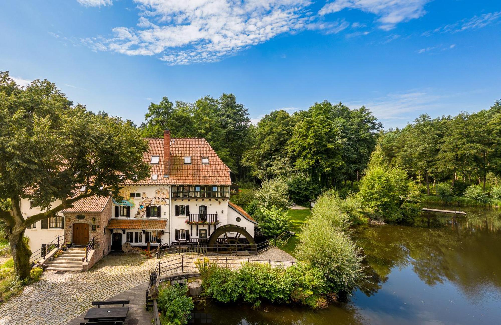 Gosciniec Pod Zajacem Bed & Breakfast Oleśnica Eksteriør bilde